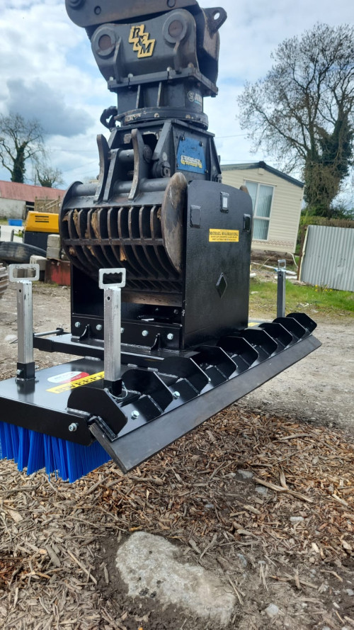 Sweeper 7ft/2.1m with Rubber Scraper. Yard brush sweeper attachments manufactured by Michael Holohan Engineering, Laois, Ireland