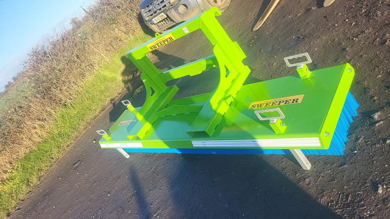 Sweeper 8ft/2.4m - Heavy Duty with 11 Rows Nylon Brushes. Michael Holohan Engineering, Ireland manufactures each brush individually to your requirements Sweeper 8ft/2.4m - Heavy Duty with 11 Rows Nylon Brushes. Michael Holohan Engineering, Ireland manufactures each brush individually to your requirements